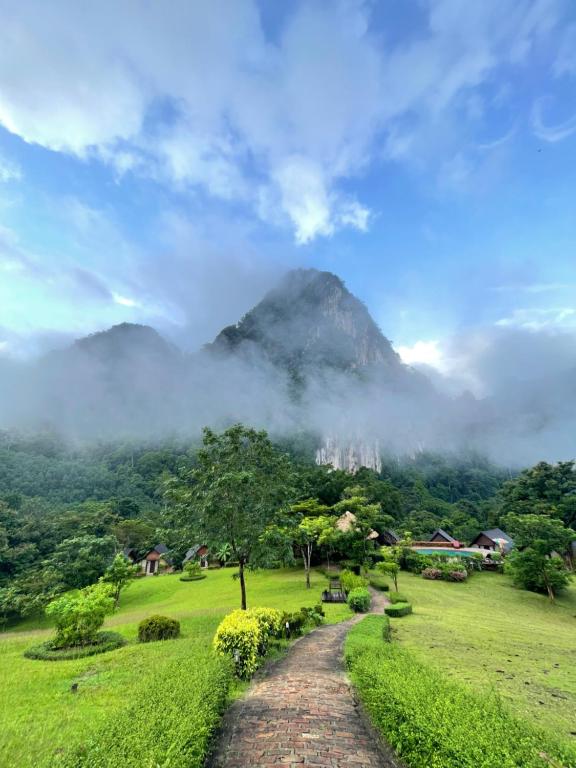 The Cliff and River Jungle Resort