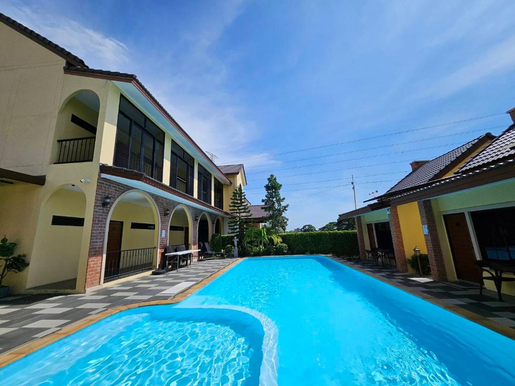Cottage Pine Rayong Resort&Cafe
