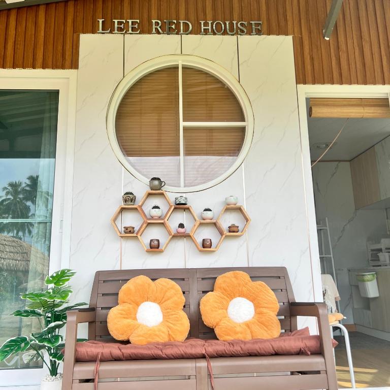 Lee Red House