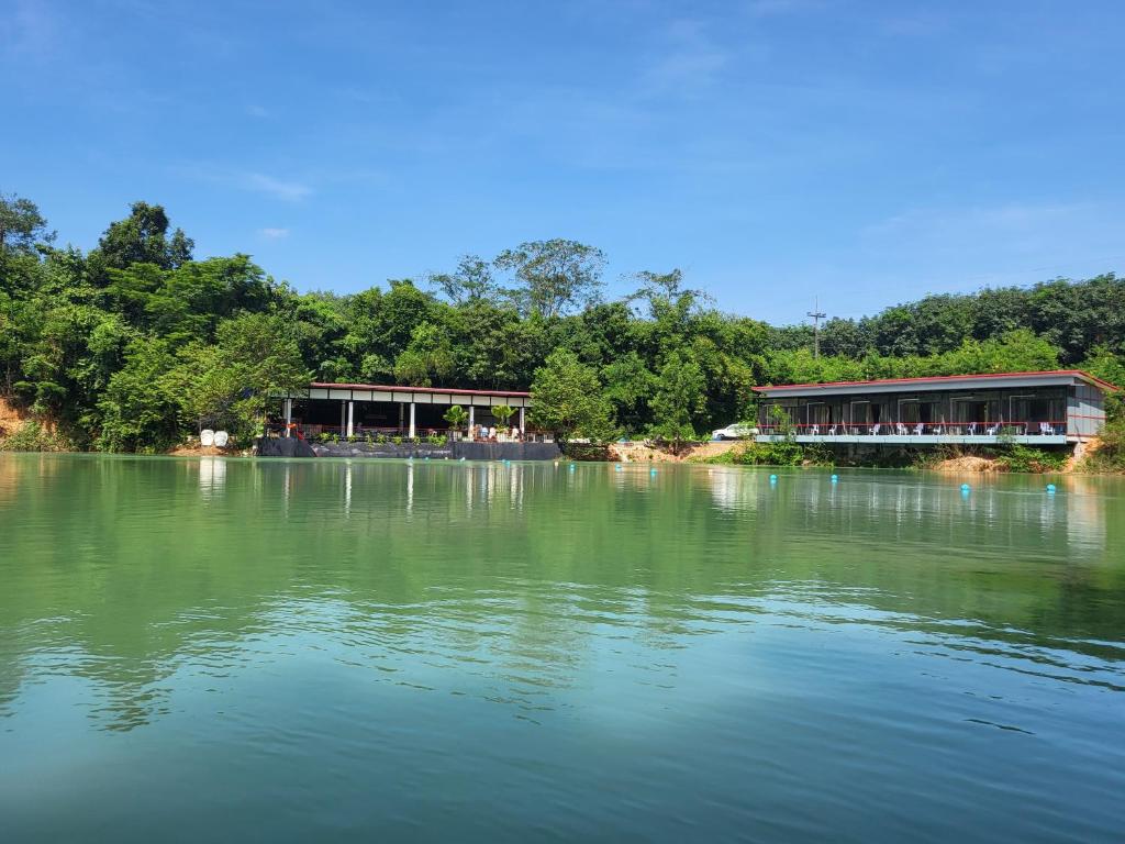 Lake View Resort