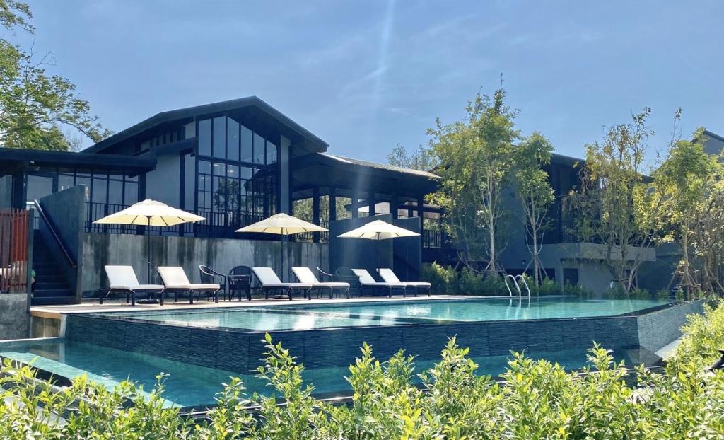 Greenhills Resort Si Racha