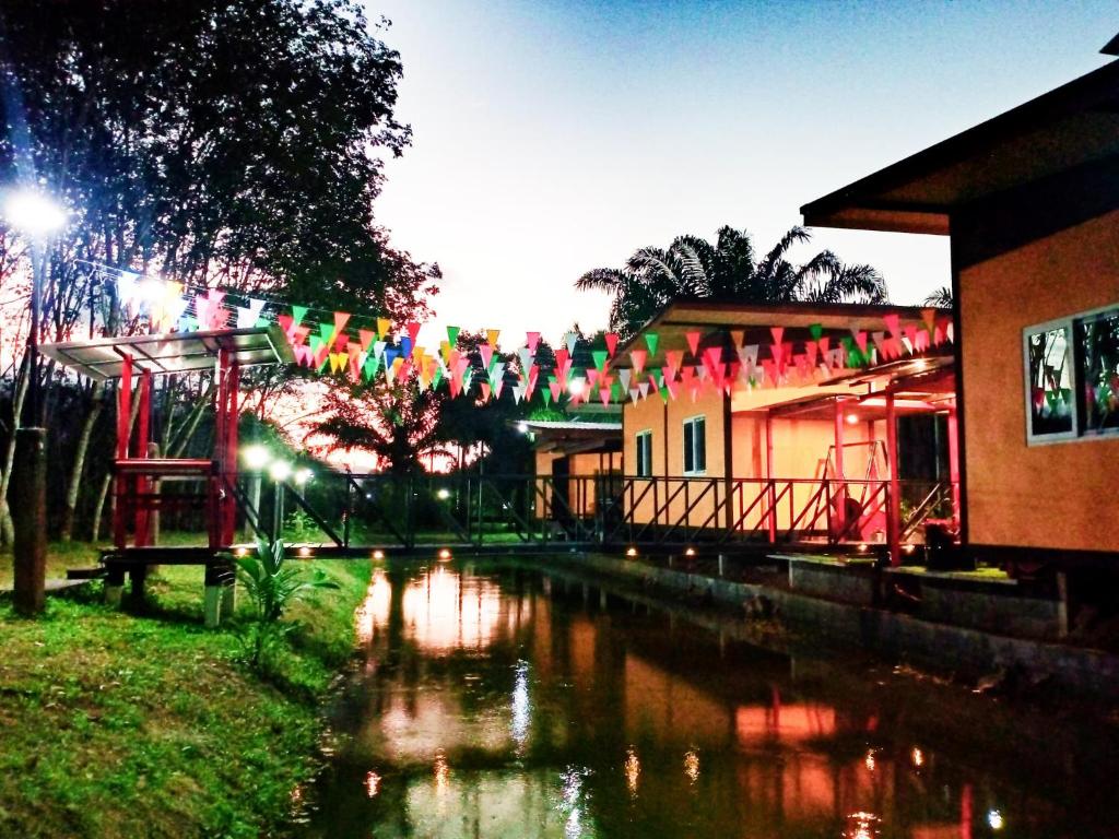 Baan Ton Tarn Ai Khai Dek Wat Chedi Resort
