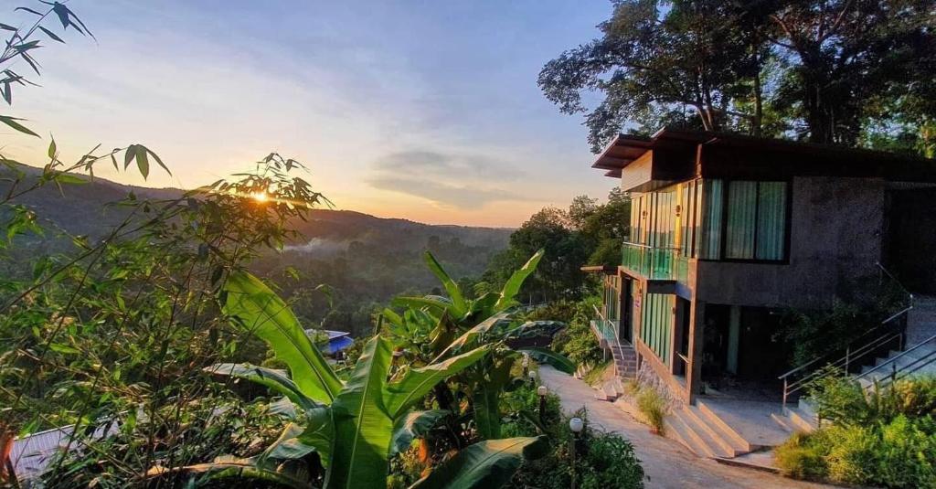 The Kiriwong Valley Villas Restaurant