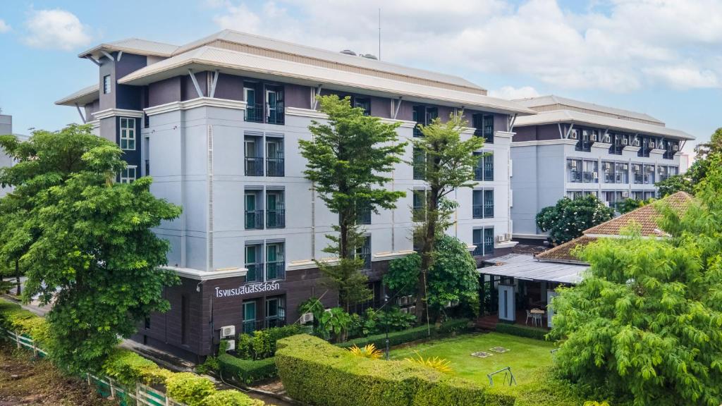 Sinsiree Panya-Ramintra Hotel
