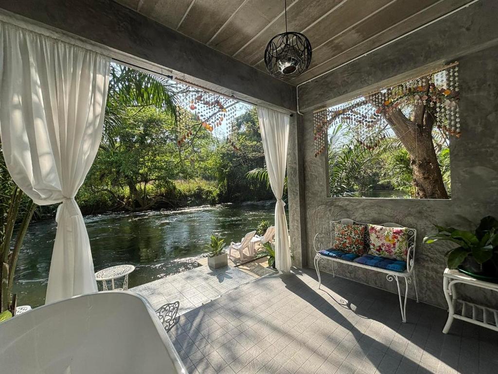 Baan Lung Yod Resort