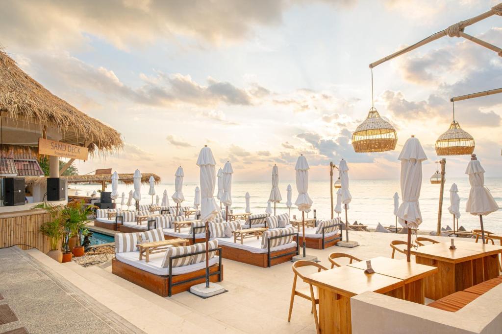 Al's Resort