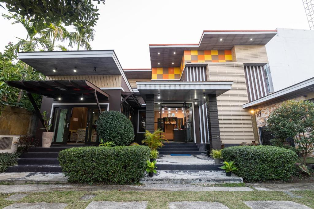 Jj Hut Hotel