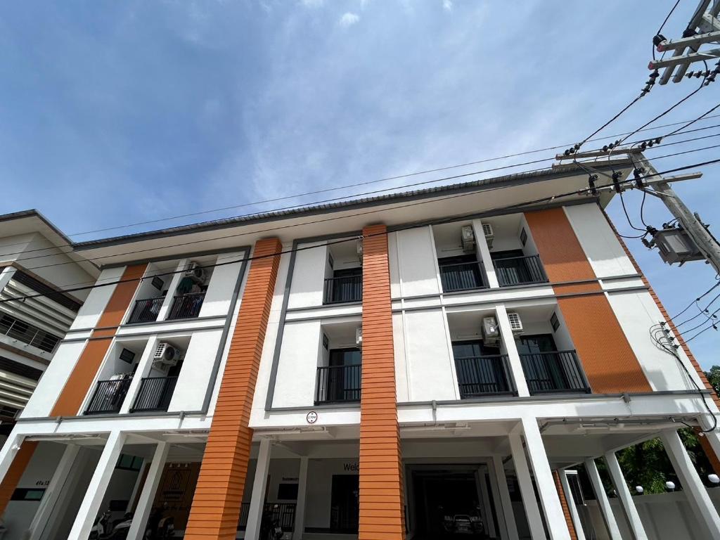 Oosabai Place