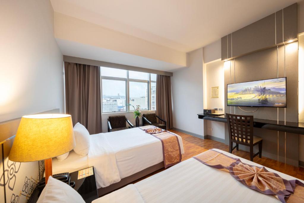 New Season Hotel