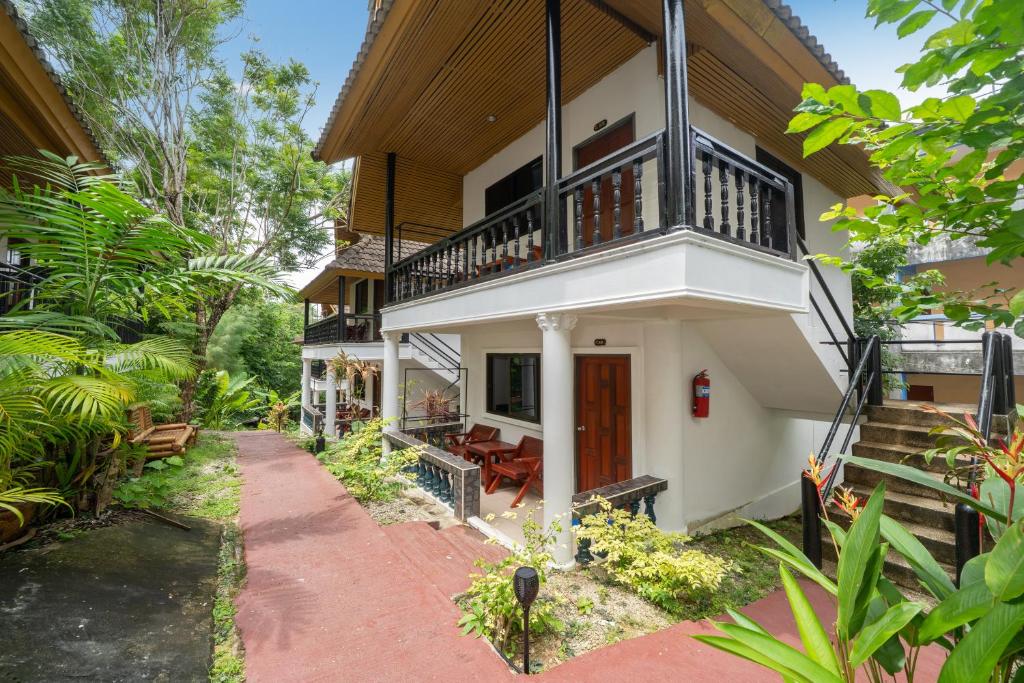Oceanview Bungalows by Eat Karon Beach