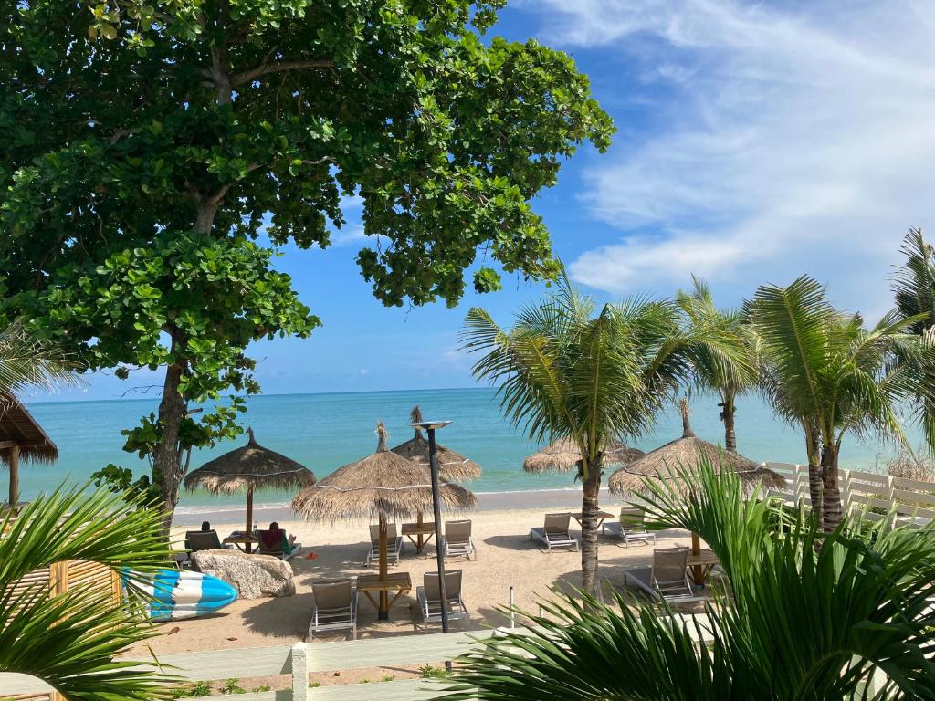 Le Petit Saint Tropez Beach Resort Khanom