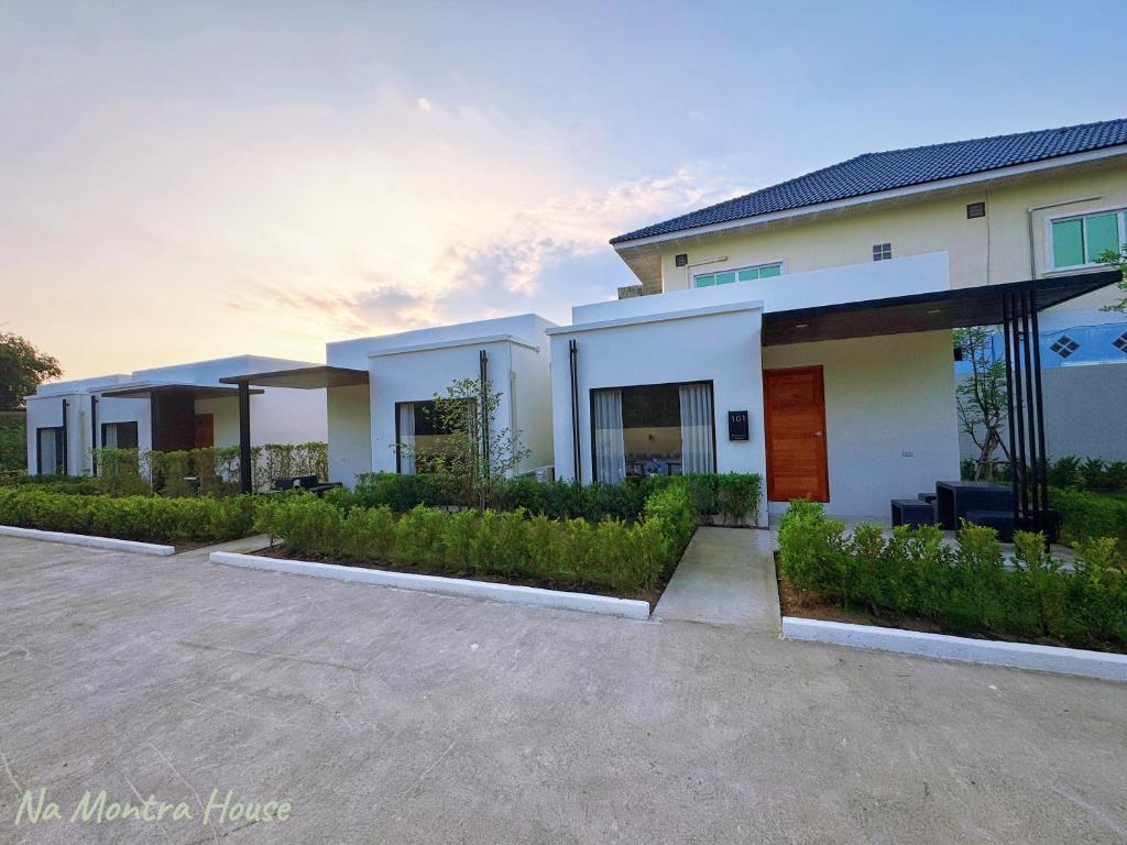 Monchan House