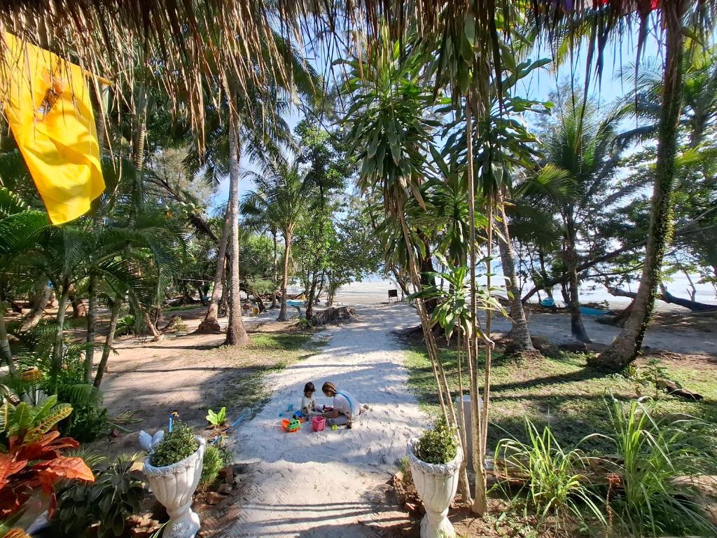 Baan Suan Kayoo 1 Long Beach Aow Yai
