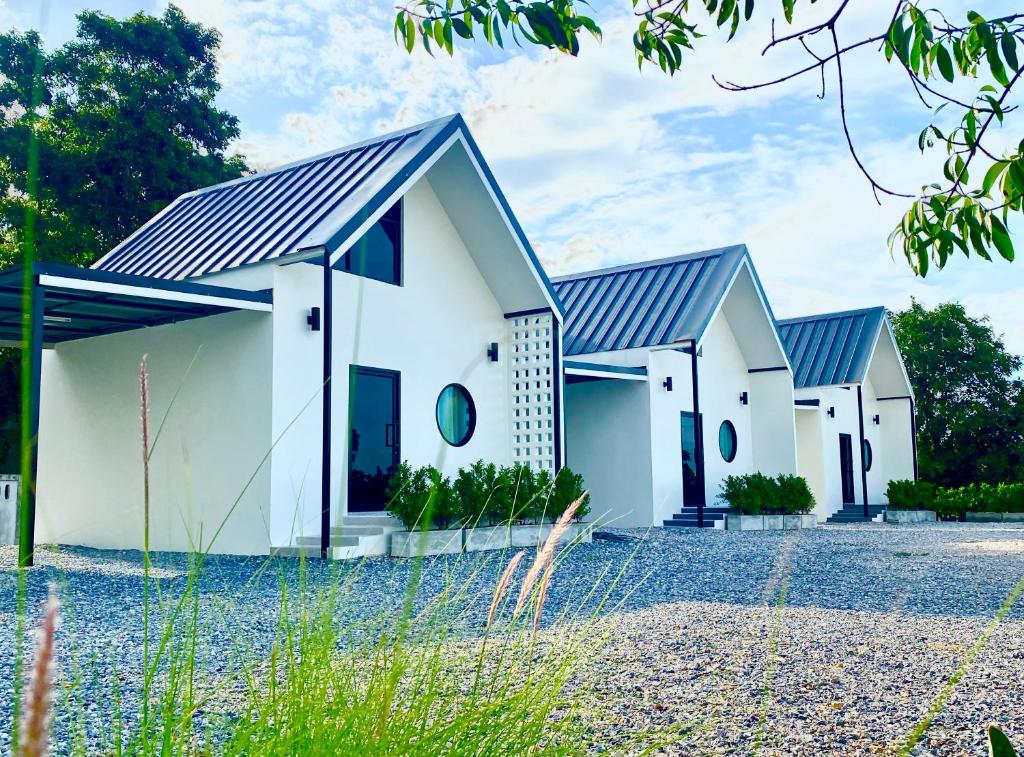 Suksumran Homestay Resort