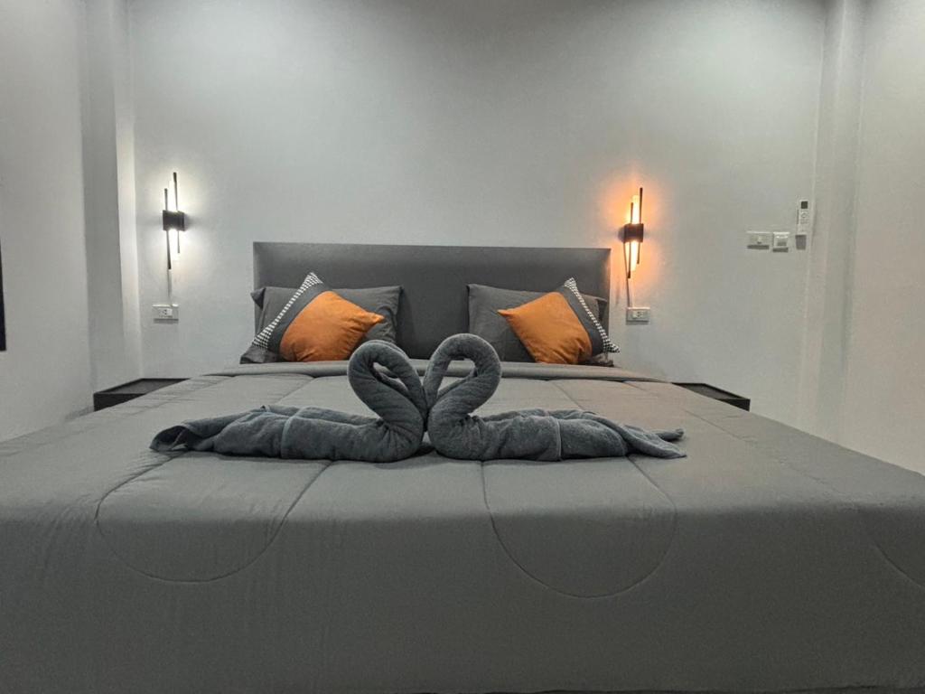 Tonmai Suites Iii