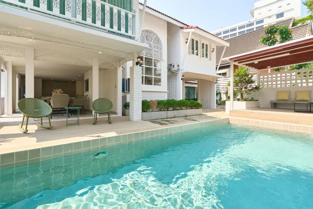 Luxury Pool Villa