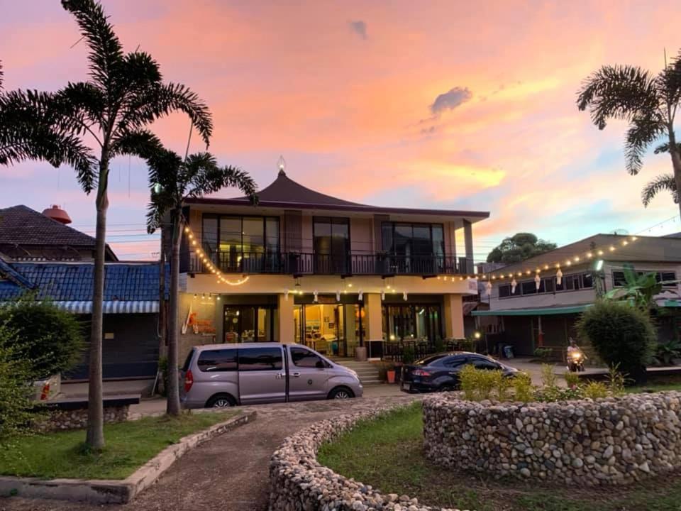 Saranya River House