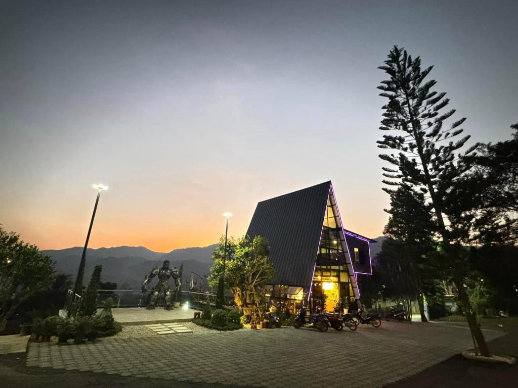 Cooper House Cafe and Farms