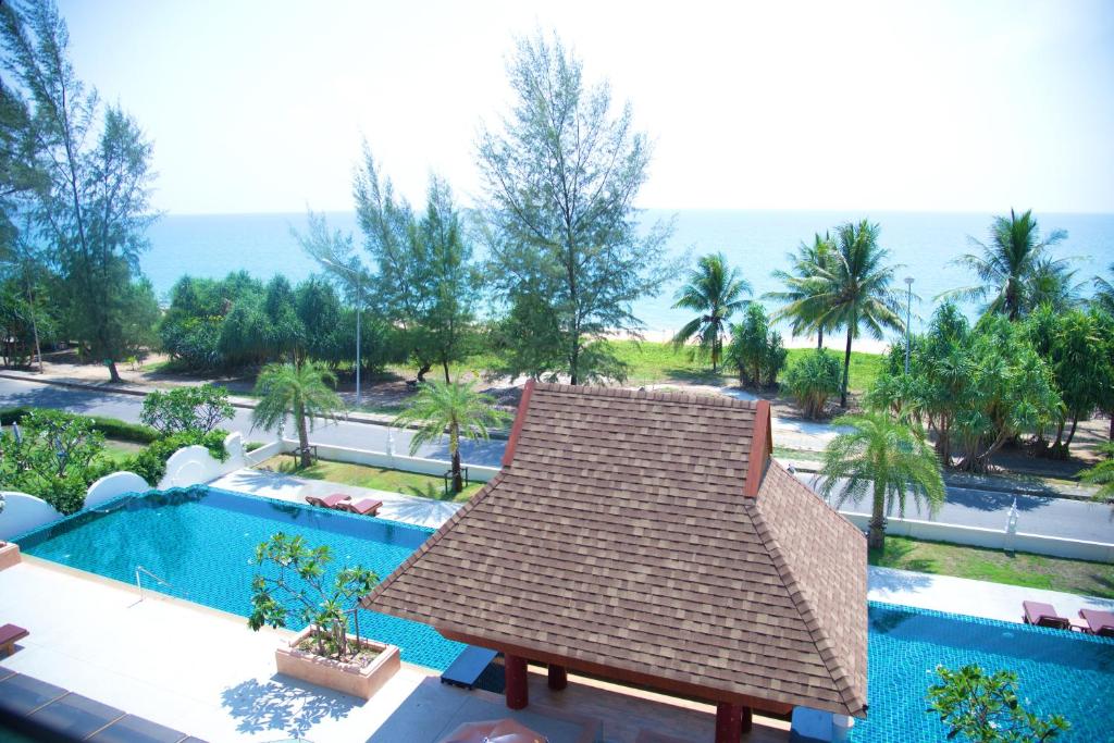 Maikhao Palm Beach Resort