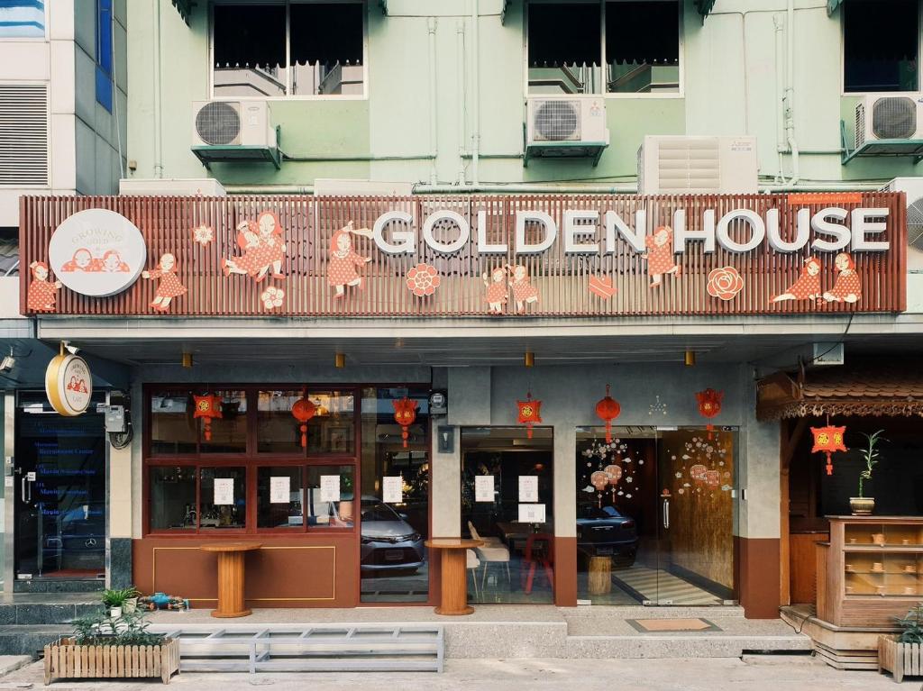 Golden House BTS Chidlom Bangkok