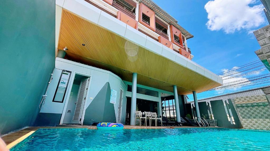 Ratana Hotel Sakdidet Phuket Town