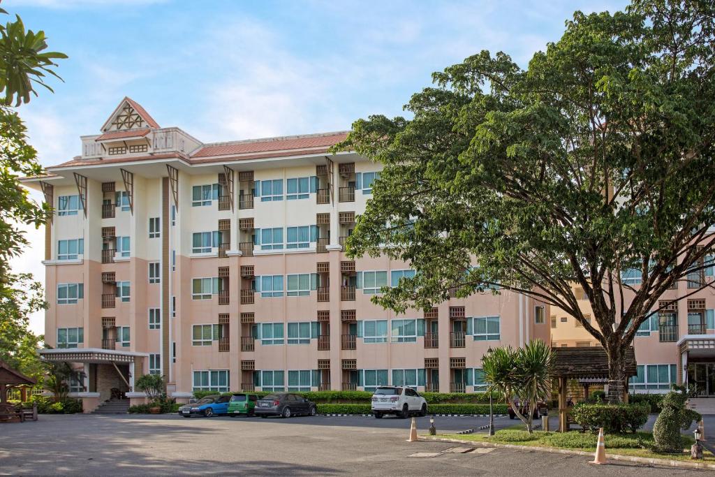 C-House & Residence Hotel Amata City