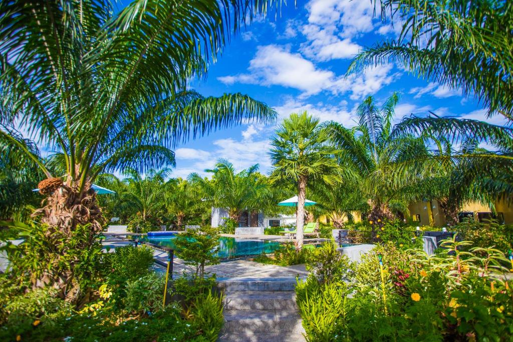 Palm Pran Resort