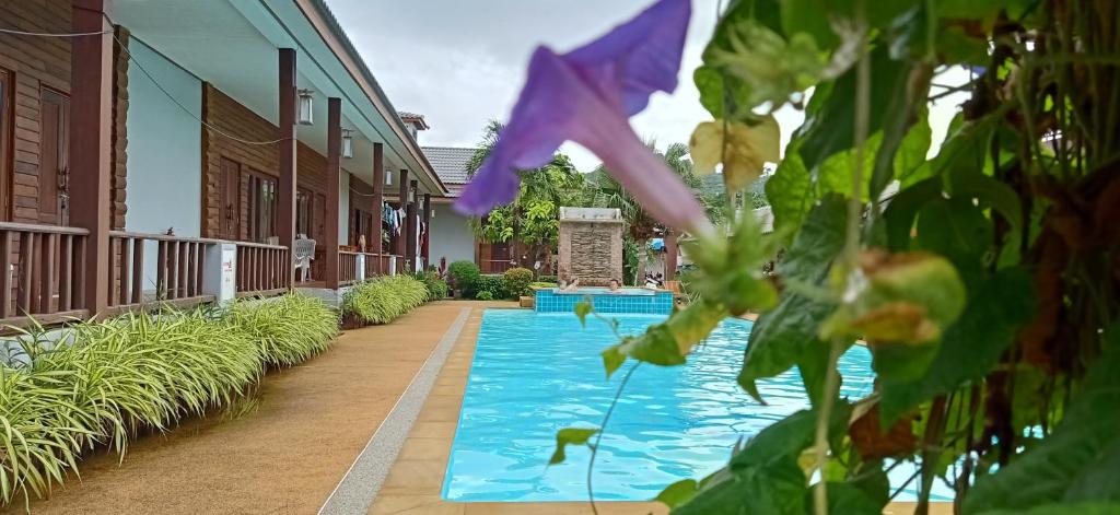 Khum Laanta Resort