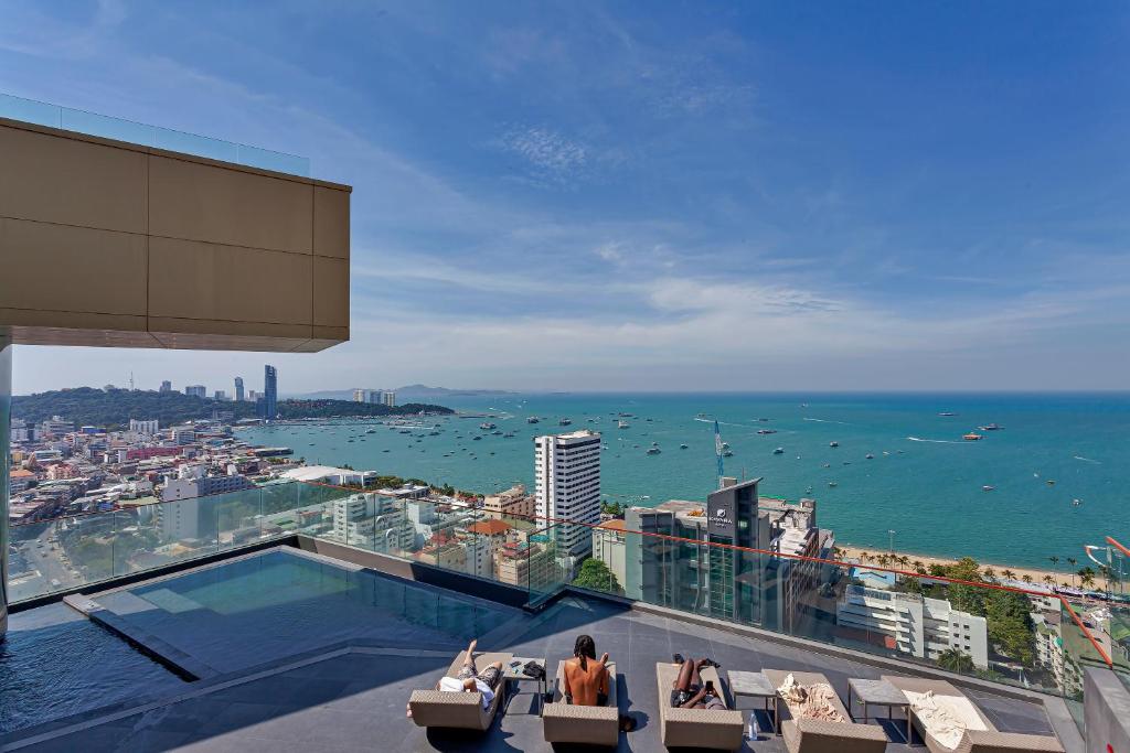 Edge Central Pattaya Sea View High Floor 23 26