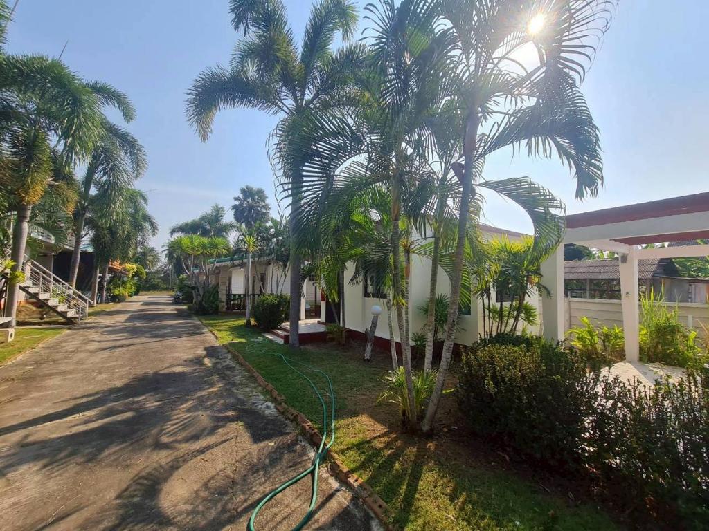 Sam Roi Yot Sea Sight Resort