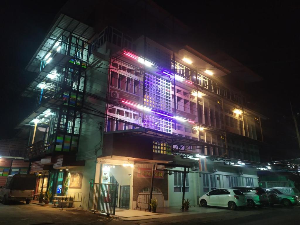 Sisaket Pon TaWin Budget Inn