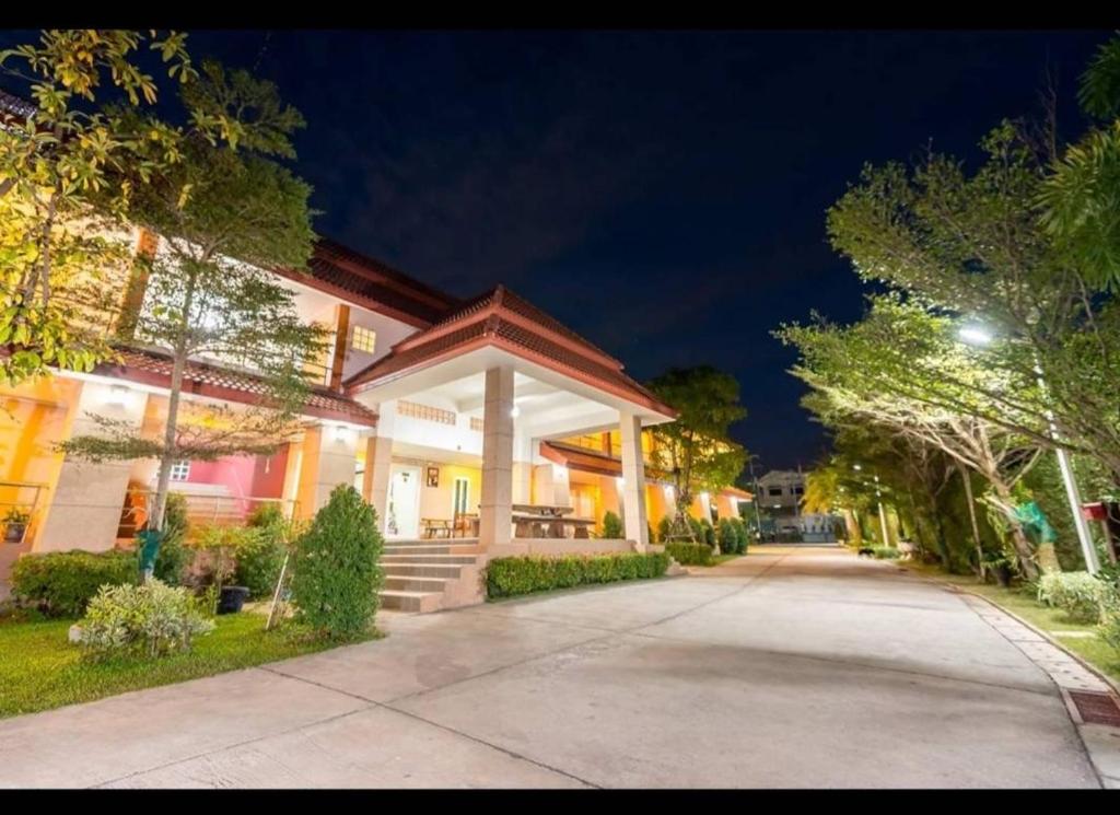 Js Place Hotel
