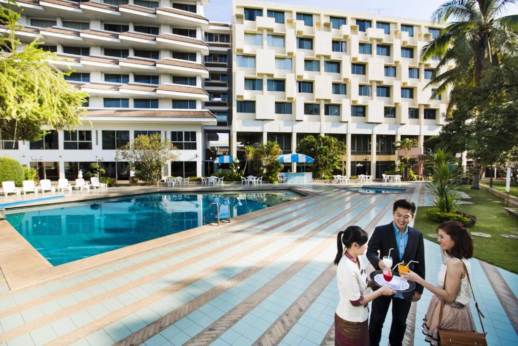 Charoen Hotel