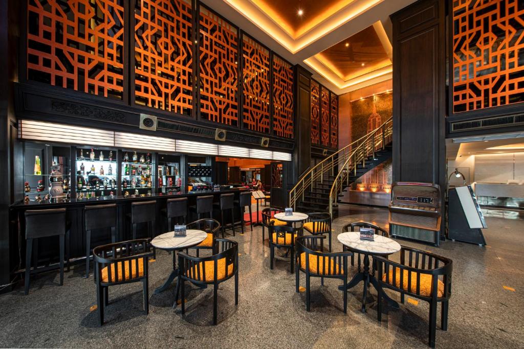 Manhattan Hotel Bangkok