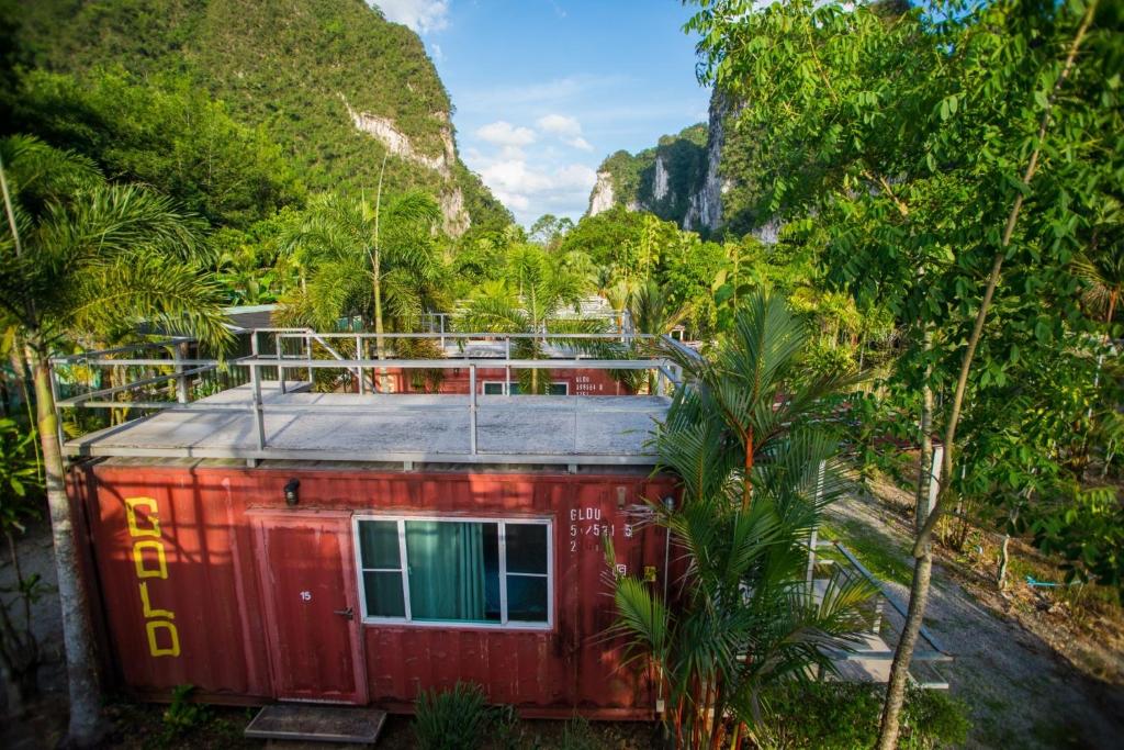 The Camper Lodge Khao Sok
