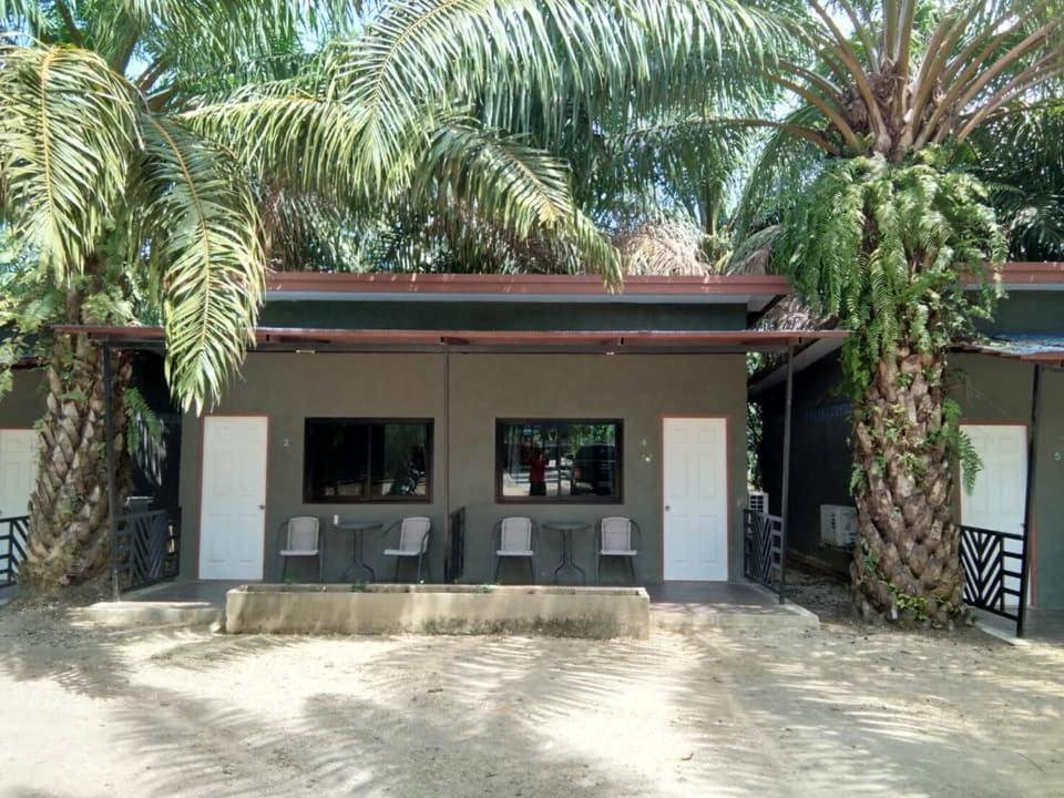 Phang-nga Farm Stay