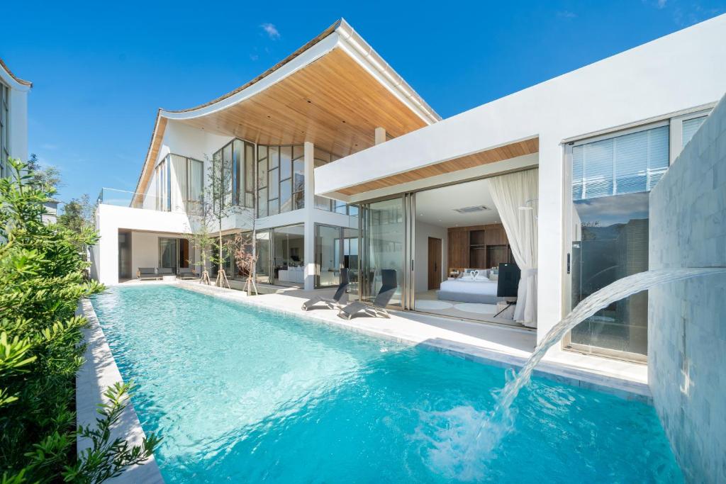 Pool Villa with 20M Private Pool Near Laguna Phuket