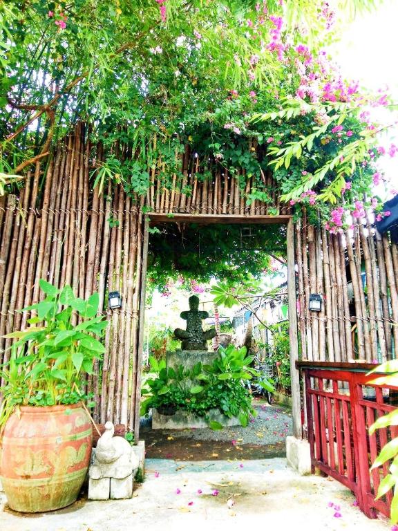 Artist's Place Trat