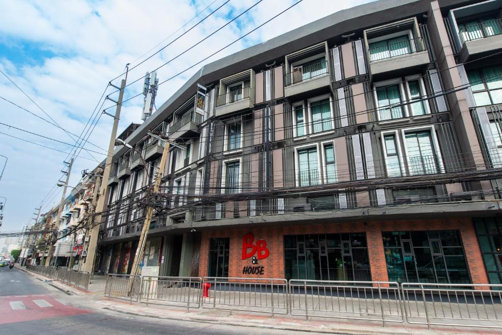 Bb House Khlong Tan
