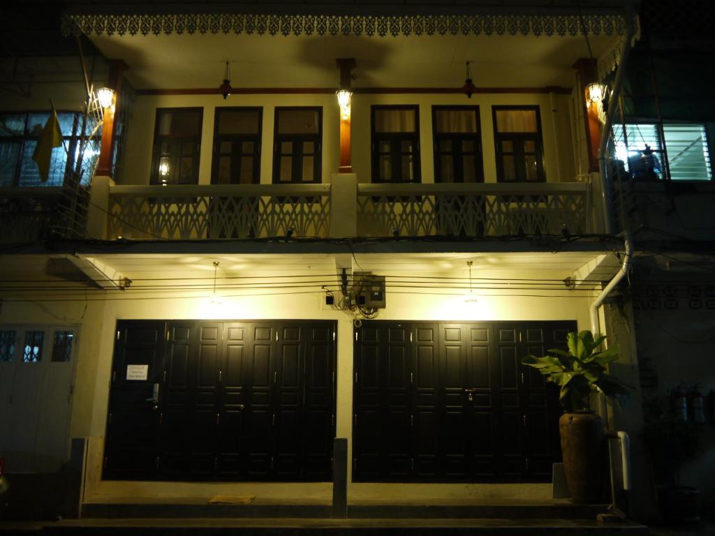 The Royal Tha Tien Village
