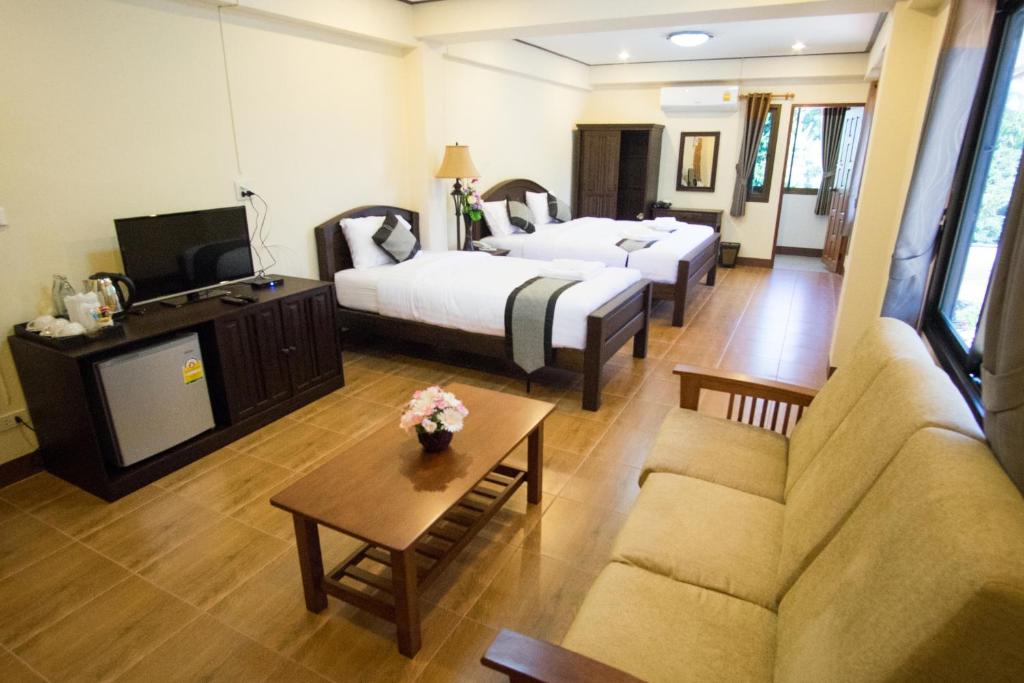 Nan Baan Khun Hotel