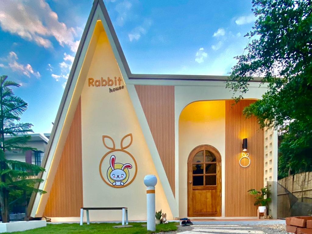 Zoo Villa