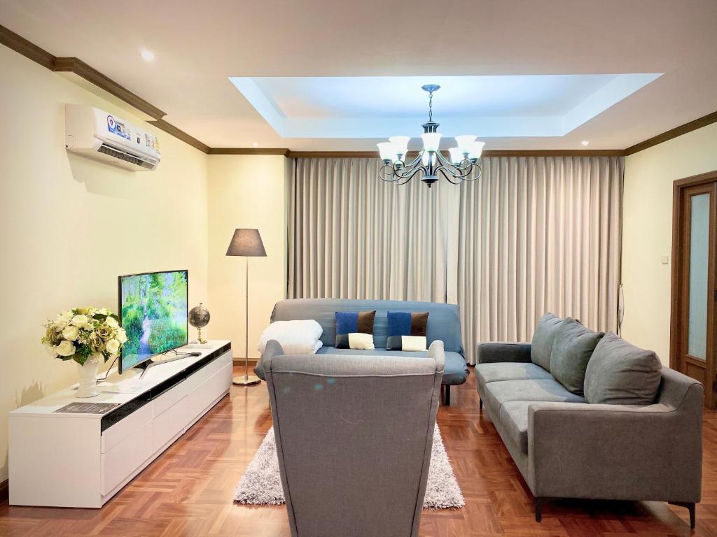 Nt Place Sukhumvit Suites