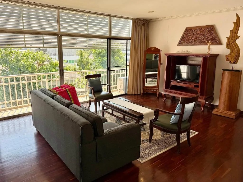 Samsen Suites Spacious