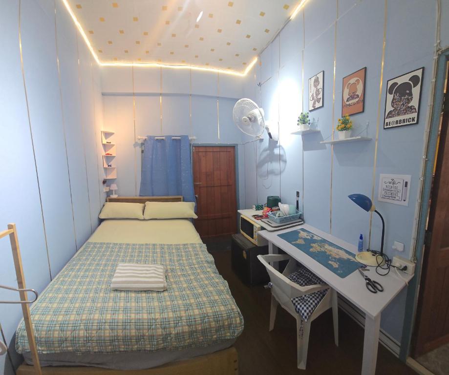 100 Luxury Air Con Studio Apartment