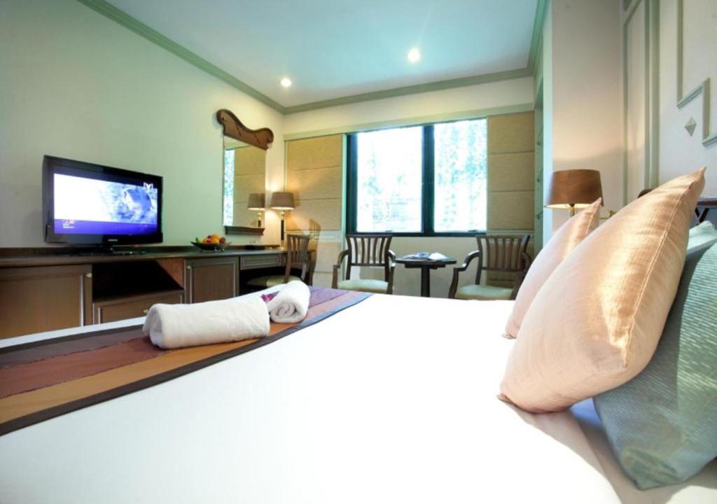 Majestic Suites Hotel
