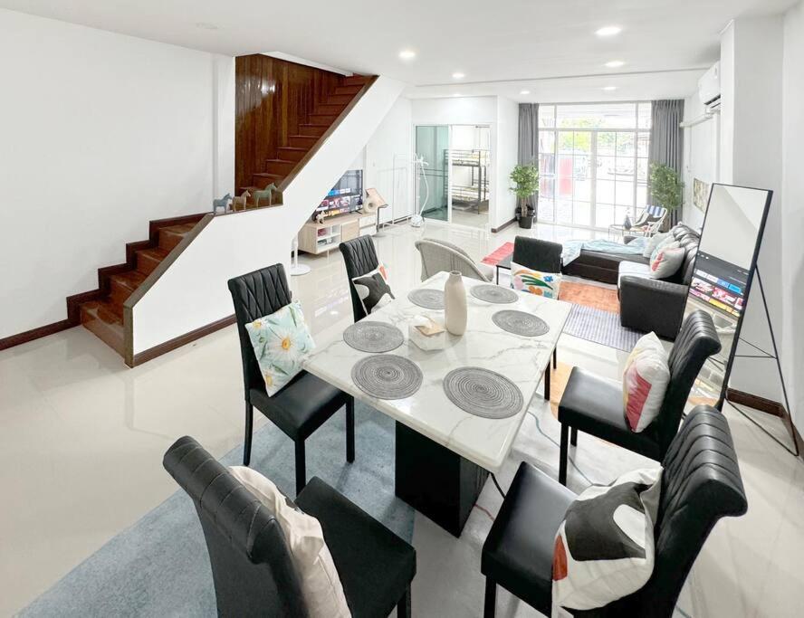 Miq Hk611 Huai Khwang