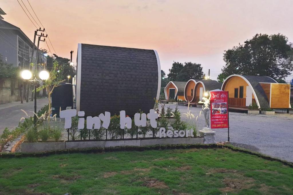 Tiny Hut Resort