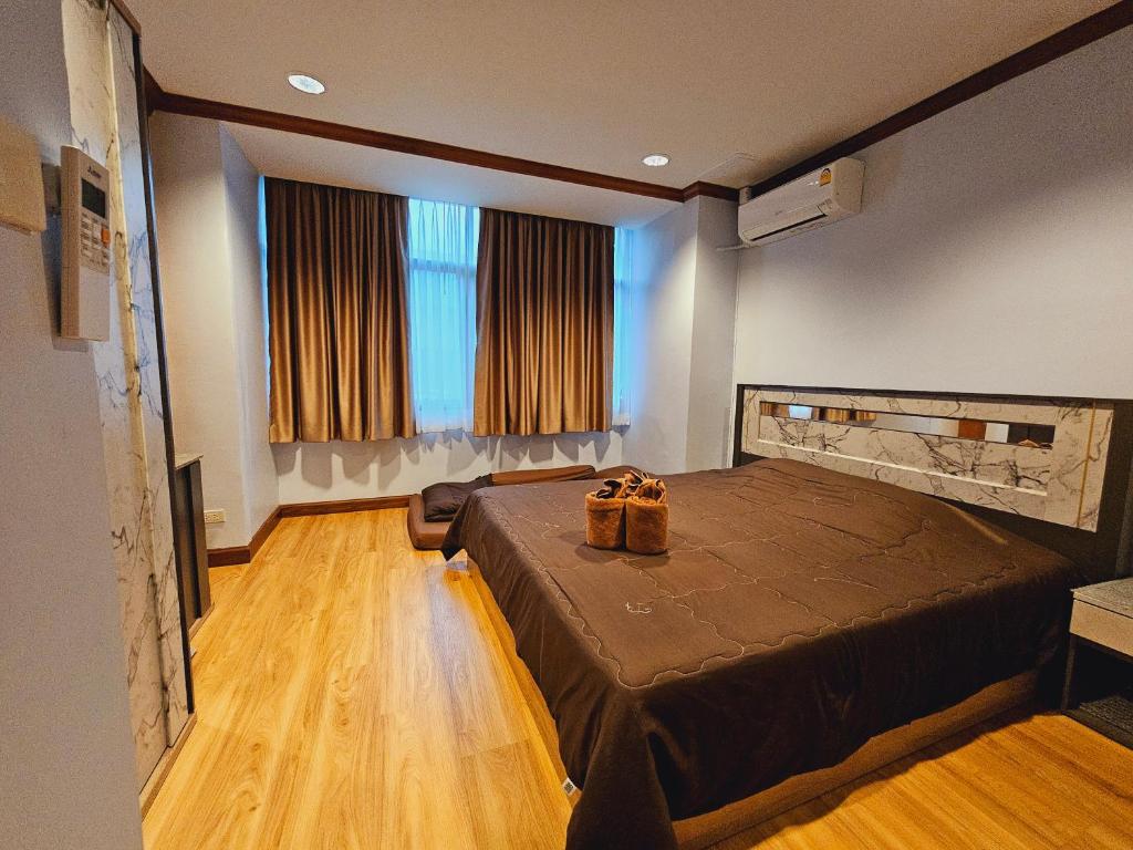 Private Rooms in Phatumwan Chula Near Samyan Chinatown Jay-o Siam Center Central World Middle of Bangkok