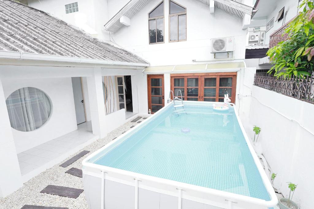 Ratchada Retreat Boutique Villa 1